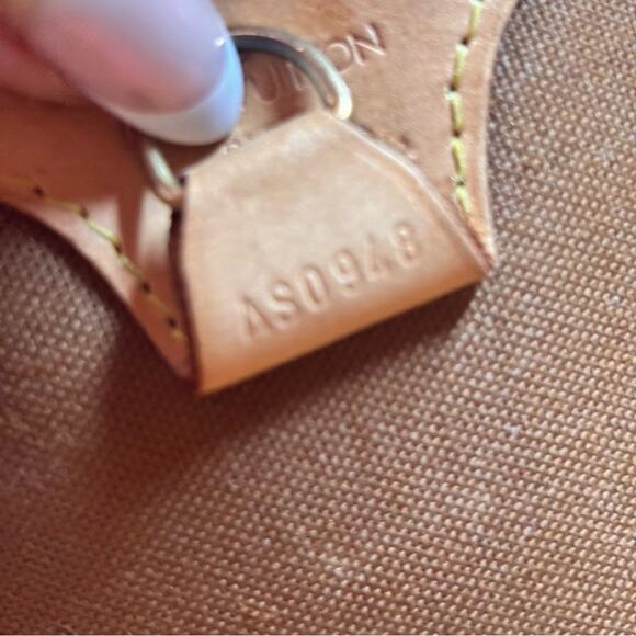 Louis Vuitton Monogram Ellipse MM with lock and Key with COA✨ - Picture 11 of 12